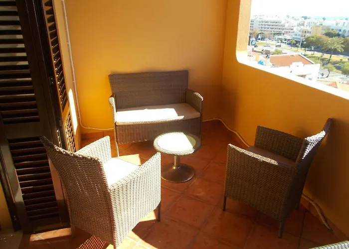 Bellavista * Αλμπουφέιρα